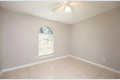 7019 Bent Branch Drive, Houston, TX 77088 - Photo 15