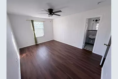 5639 Heron Drive, Houston, TX 77033 - Photo 13