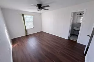 5639 Heron Dr, Houston, TX 77033 - Photo 13