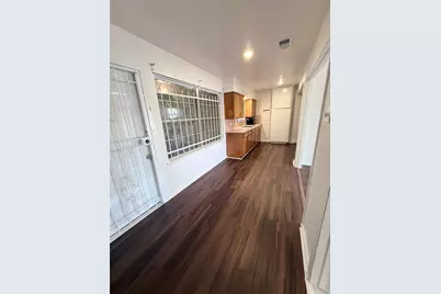 5639 Heron Drive, Houston, TX 77033 - Photo 5