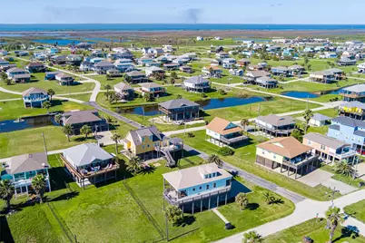 2011 Vista, Crystal Beach, TX 77650 - Photo 33