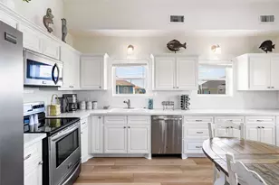 2011 Vista, Crystal Beach, TX 77650 - Photo 7