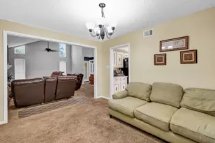 221 Wedgewood St, Lake Jackson, TX 77566 - Photo 9