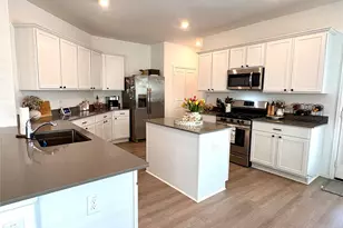 9907 Summer Peony Ct, Baytown, TX 77521 - Photo 3