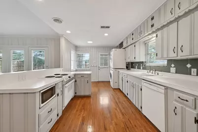 4807 Creekbend Drive, Houston, TX 77035 - Photo 17