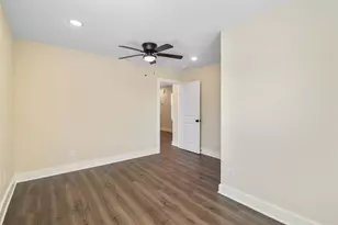 1206 S Victory Dr, Houston, TX 77088 - Photo 13