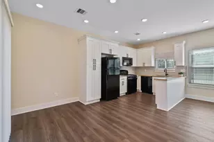 1206 S Victory Dr, Houston, TX 77088 - Photo 7