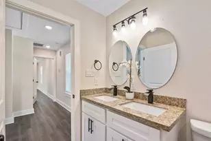 1206 S Victory Dr, Houston, TX 77088 - Photo 17