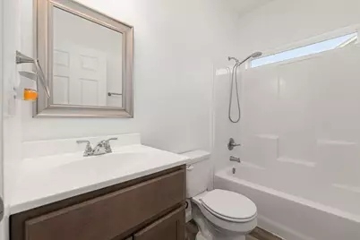 805 E Mulberry Avenue, Wharton, TX 77488 - Photo 13