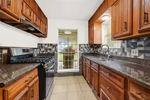 15011 Royal Shadows Dr, Houston, TX 77082 - Photo 9