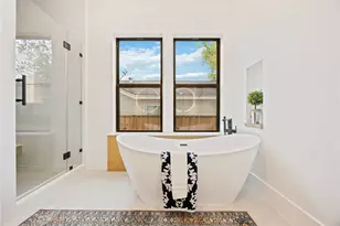 1823 Ebony Ln, Houston, TX 77018 - Photo 13