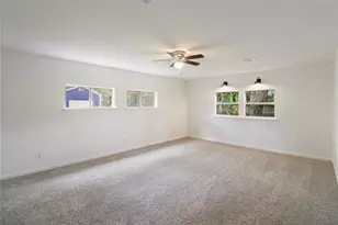 527 Gardenia St, Lake Jackson, TX 77566 - Photo 9