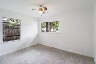 527 Gardenia St, Lake Jackson, TX 77566 - Photo 11