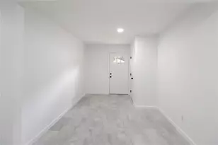 527 Gardenia St, Lake Jackson, TX 77566 - Photo 5