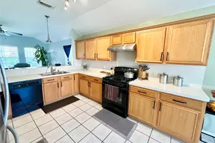 13139 Cutler Ridge Ln, Houston, TX 77044 - Photo 5