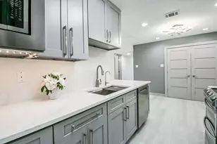 2300 Augusta Dr, Houston, TX 77057 - Photo 13