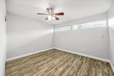 4711 Aftonshire Drive #13, Houston, TX 77027 - Photo 7