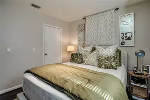 910 W 9th St, Houston, TX 77007 - Photo 15