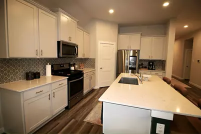 14136 Lake Lodge Drive, Conroe, TX 77384 - Photo 5