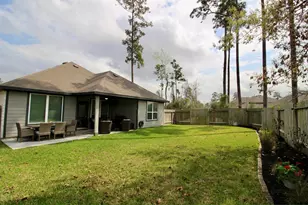 14136 Lake Lodge Dr, Conroe, TX 77384 - Photo 5