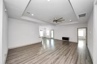 9720 Garcroft St, Houston, TX 77029 - Photo 5