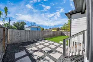 9720 Garcroft St, Houston, TX 77029 - Photo 33