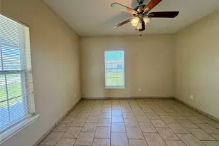 429 W 2nd St, Freeport, TX 77541 - Photo 11