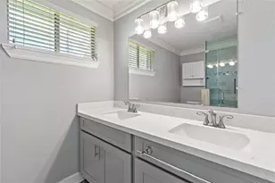 5806 Ludington Dr, Houston, TX 77035 - Photo 15