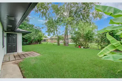 1327 Fallbrook Drive, Houston, TX 77038 - Photo 31