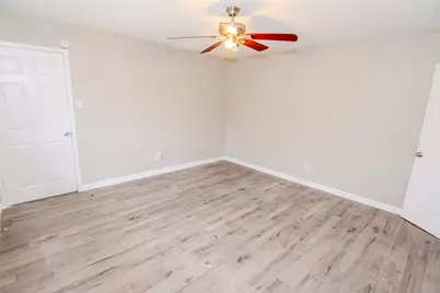 11731 McLain Boulevard, Houston, TX 77071 - Photo 9