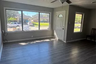 7947 Glenscott St, Houston, TX 77061 - Photo 29