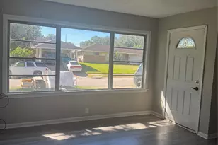 7947 Glenscott St, Houston, TX 77061 - Photo 9