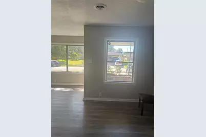 7947 Glenscott Street, Houston, TX 77061 - Photo 7