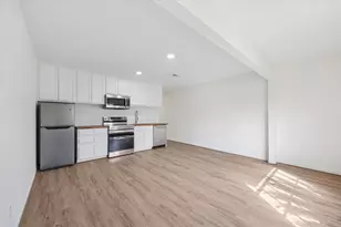 1011 W 10th St, Houston, TX 77008 - Photo 3