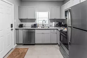 2824 Blodgett St, Houston, TX 77004 - Photo 7