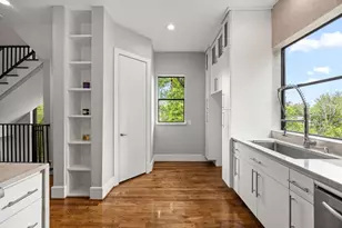 1901 W 14th 1/2 St, Houston, TX 77008 - Photo 17