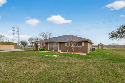7715 County Road 383, Rosharon, TX 77583 - Photo 3