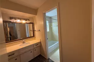 7718 Lacy Hill Dr, Houston, TX 77036 - Photo 21