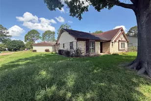 7718 Lacy Hill Dr, Houston, TX 77036 - Photo 3