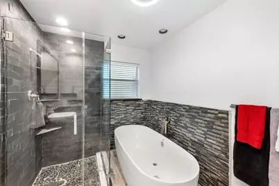 8215 Braes Meadow Drive, Houston, TX 77071 - Photo 19