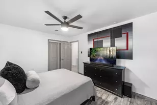 8215 Braes Meadow Dr, Houston, TX 77071 - Photo 25