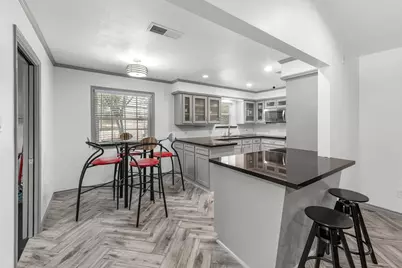 8215 Braes Meadow Drive, Houston, TX 77071 - Photo 15