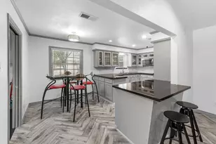 8215 Braes Meadow Dr, Houston, TX 77071 - Photo 15