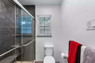 8215 Braes Meadow Dr, Houston, TX 77071 - Photo 27