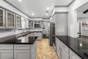 8215 Braes Meadow Dr, Houston, TX 77071 - Photo 13