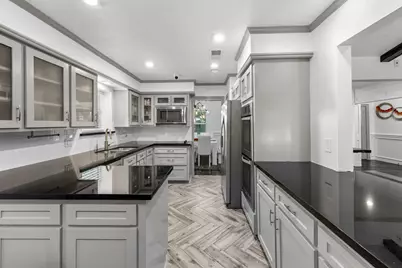 8215 Braes Meadow Drive, Houston, TX 77071 - Photo 13
