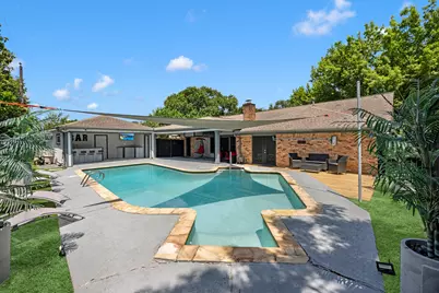 8215 Braes Meadow Drive, Houston, TX 77071 - Photo 33
