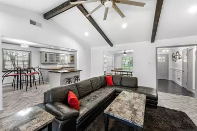 8215 Braes Meadow Drive, Houston, TX 77071 - Photo 7