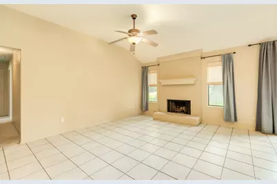121 Bougainvillea Street, Lake Jackson, TX 77566 - Photo 7