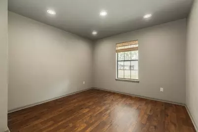 121 Bougainvillea Street, Lake Jackson, TX 77566 - Photo 21